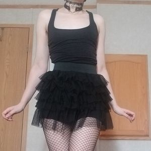 Miley Cyrus little black dress